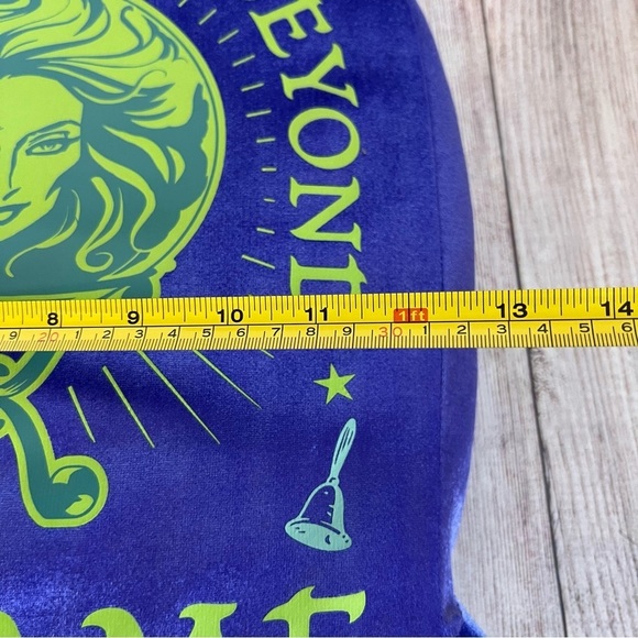 Disney Haunted Mansion Madame Leota Pillow - Picture 3 of 6